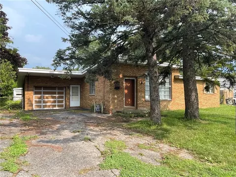 34 Island Cottage Rd, Greece, NY 14612