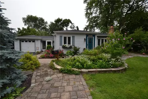 233 Winfield Rd, Irondequoit, NY 14622