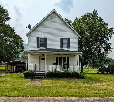 36 3rd St, Roulette, PA 16746