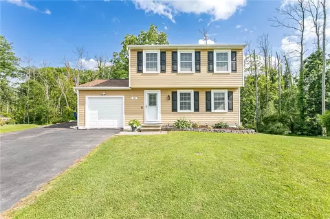 48 Curtisdale Ln, Hamlin, NY 14464
