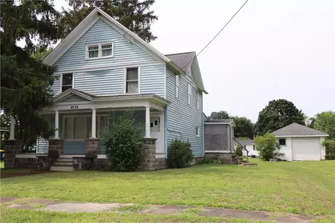 4939 Elm St, North Rose, NY 14516