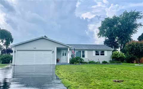 2 Galwood Dr, Irondequoit, NY 14622