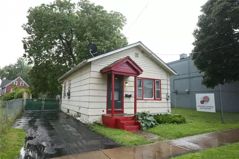 59 Scrantom St, Rochester, NY 14605