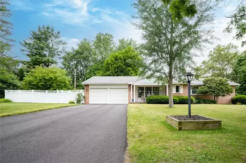 67 Harper Dr, Pittsford, NY 14534
