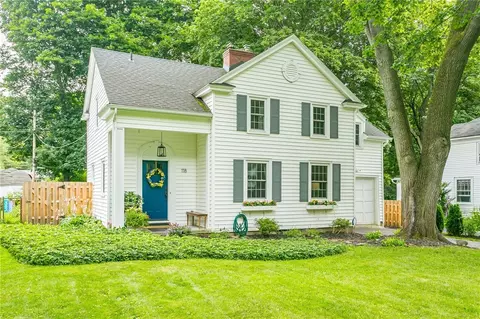 118 Colonial Village Rd, Rochester, NY 14625