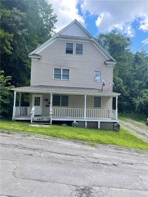 34 Academy St, Hancock, NY 13783