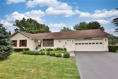 346 Palmer Rd, Riga, NY 14428