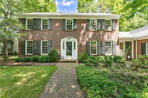 43 Oak Meadow Trl, Pittsford, NY 14534