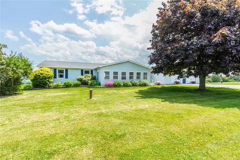 3081 Oakmount Rd, Bloomfield, NY 14469