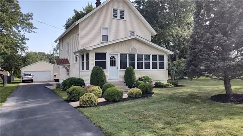 2508 Niagara Rd, Wheatfield, NY 14304