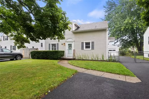 217 Fielding Rd, Greece, NY 14626