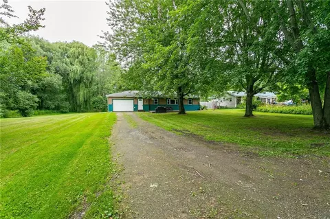 6826 Bear Swamp Rd, Williamson, NY 14589