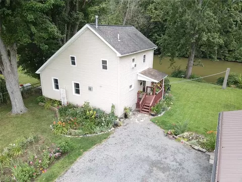 11799 Bentley Rd, Galen, NY 14433