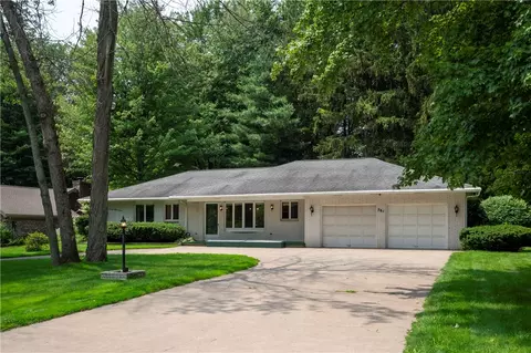 761 Blue Creek Dr, Webster, NY 14580