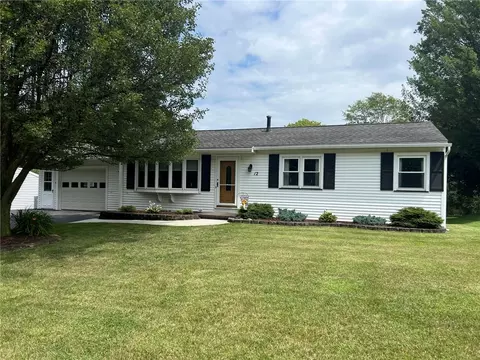 12 Orchard Hills Dr, Parma, NY 14559