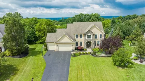 72 Barchan Dune Rise, Victor, NY 14564