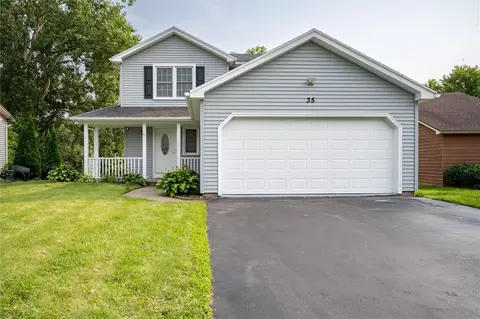 35 Fieldstone Ln, West Henrietta, NY 14586