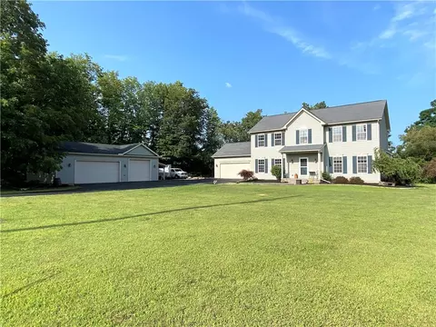 8491 N Street Rd, Le Roy, NY 14482