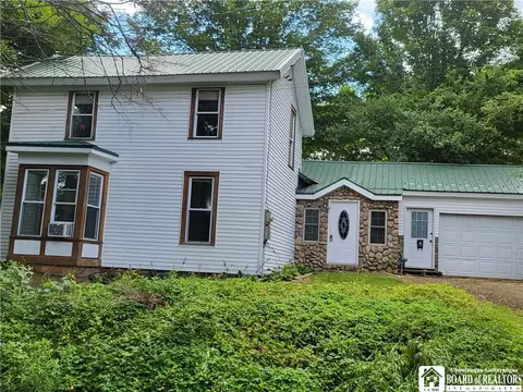 40 West St, New Albion, NY 14719