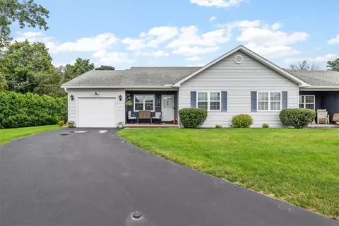 12 Coran Cir, Greece, NY 14616