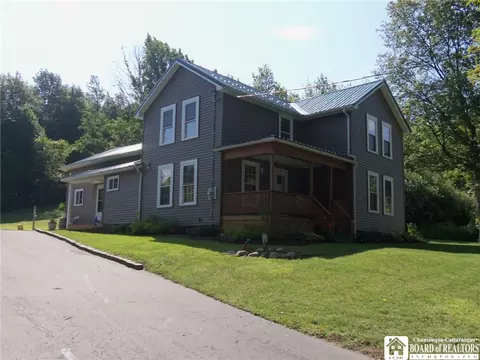 8676 Harmon Hill Rd, Pomfret, NY 14063