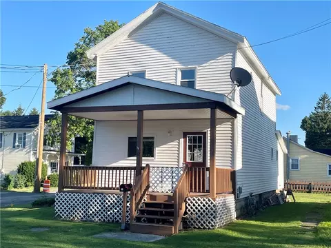 12 E Kendig St, Waterloo, NY 13165