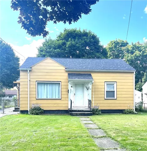 305 Ashwood Dr, Rochester, NY 14609
