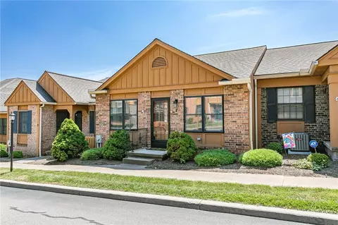 7 Georgetown Ln, Perinton, NY 14450