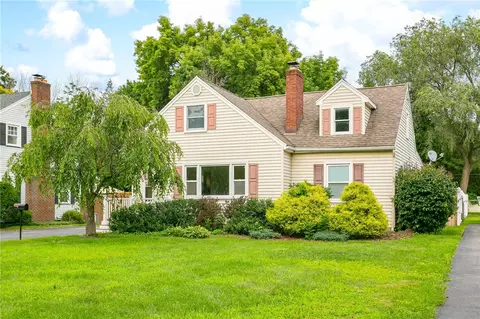 96 Mayville Ln, Irondequoit, NY 14617
