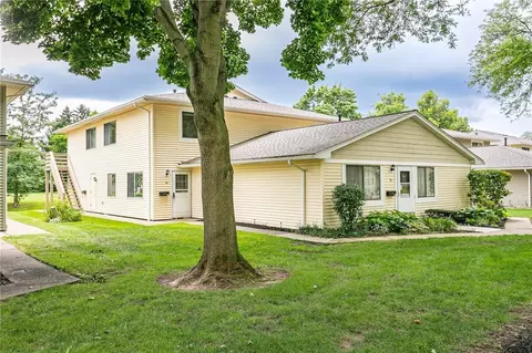 36 Milrace Dr, East Rochester, NY 14445