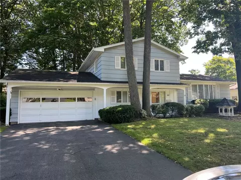 60 Lida Ln, Greece, NY 14616