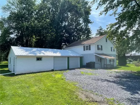 76 E Wright Ave, Waterloo, NY 13165