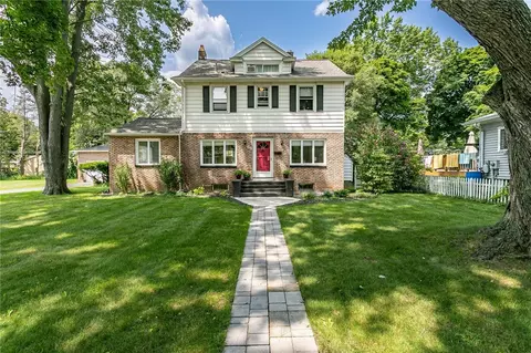 68 Amerige Park, Irondequoit, NY 14617