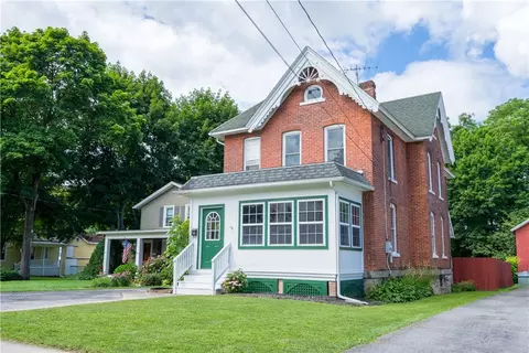 30 Broad St, Clifton Springs, NY 14432