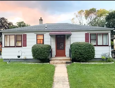 222 Ashwood Dr, Rochester, NY 14609