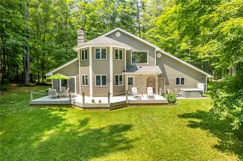 10284 County Route 92loon Lk, Wayland, NY 14572