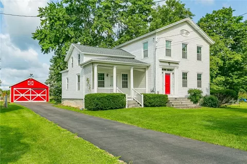 9 N Newark St N, Phelps, NY 14532