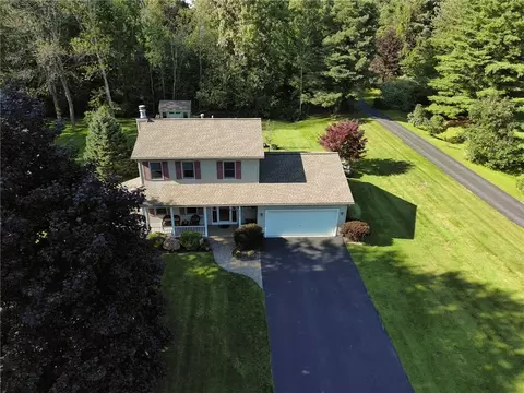 2131 Parrini Dr, Ontario, NY 14519
