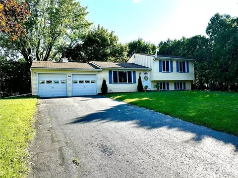 1669 Erie Station Rd, Henrietta, NY 14467