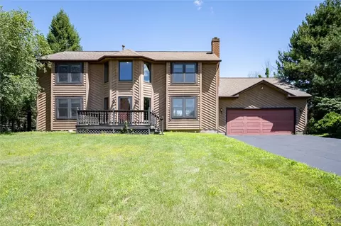 12 Valley Park Cir, Parma, NY 14559