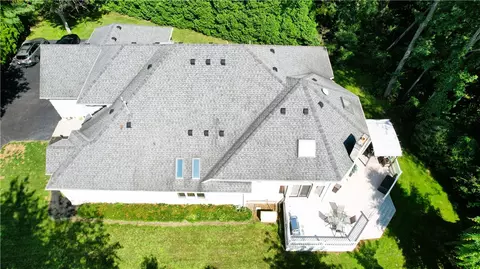 413 Bartell Ln, Webster, NY 14580 photo 2