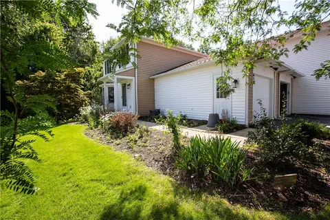650 Neros Run, Webster, NY 14580