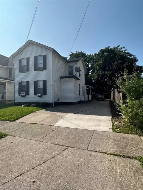 19 Waverly Pl, Rochester, NY 14608