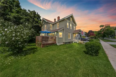 121 Virginia St, Waterloo, NY 13165