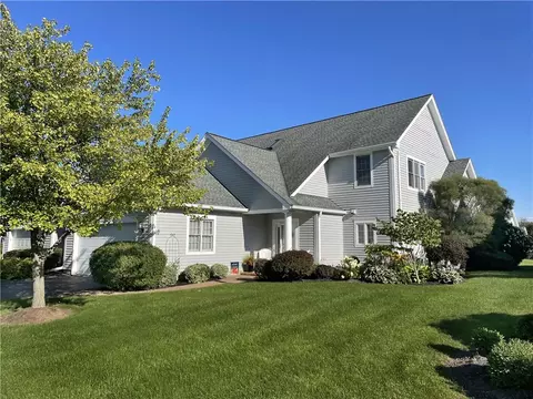 119 Carousel Ln, Canandaigua, NY 14424