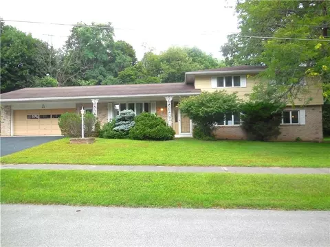 44 Glenridge Ln, Irondequoit, NY 14609