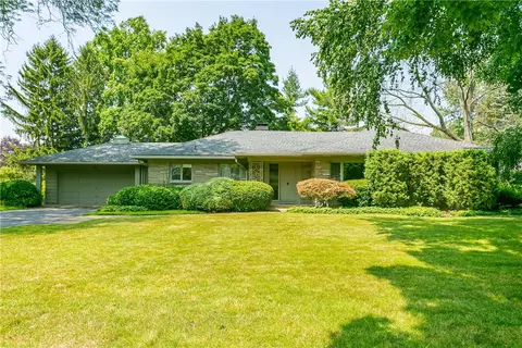 171 Thackery Rd, Brighton, NY 14610