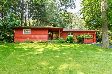 35 S Landing Rd, Brighton, NY 14610