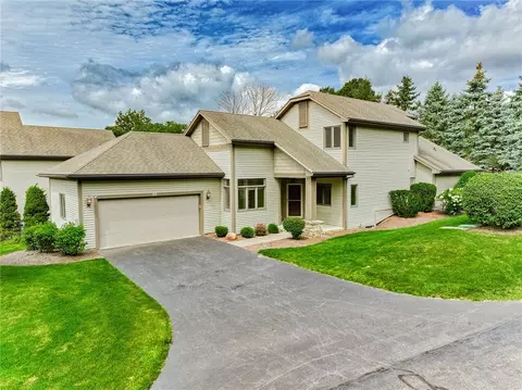 20 Spruce Rdg, Perinton, NY 14450