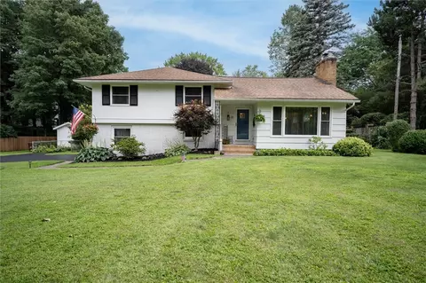 19 Charmwood Rd, Pittsford, NY 14534